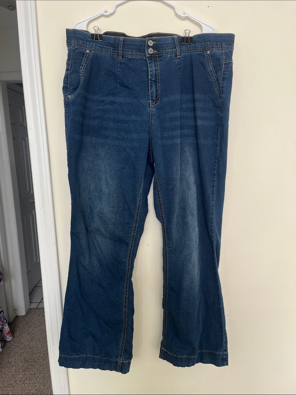 Wide-Leg Women’s Jeans in Dark Blue - Comfortable Flare